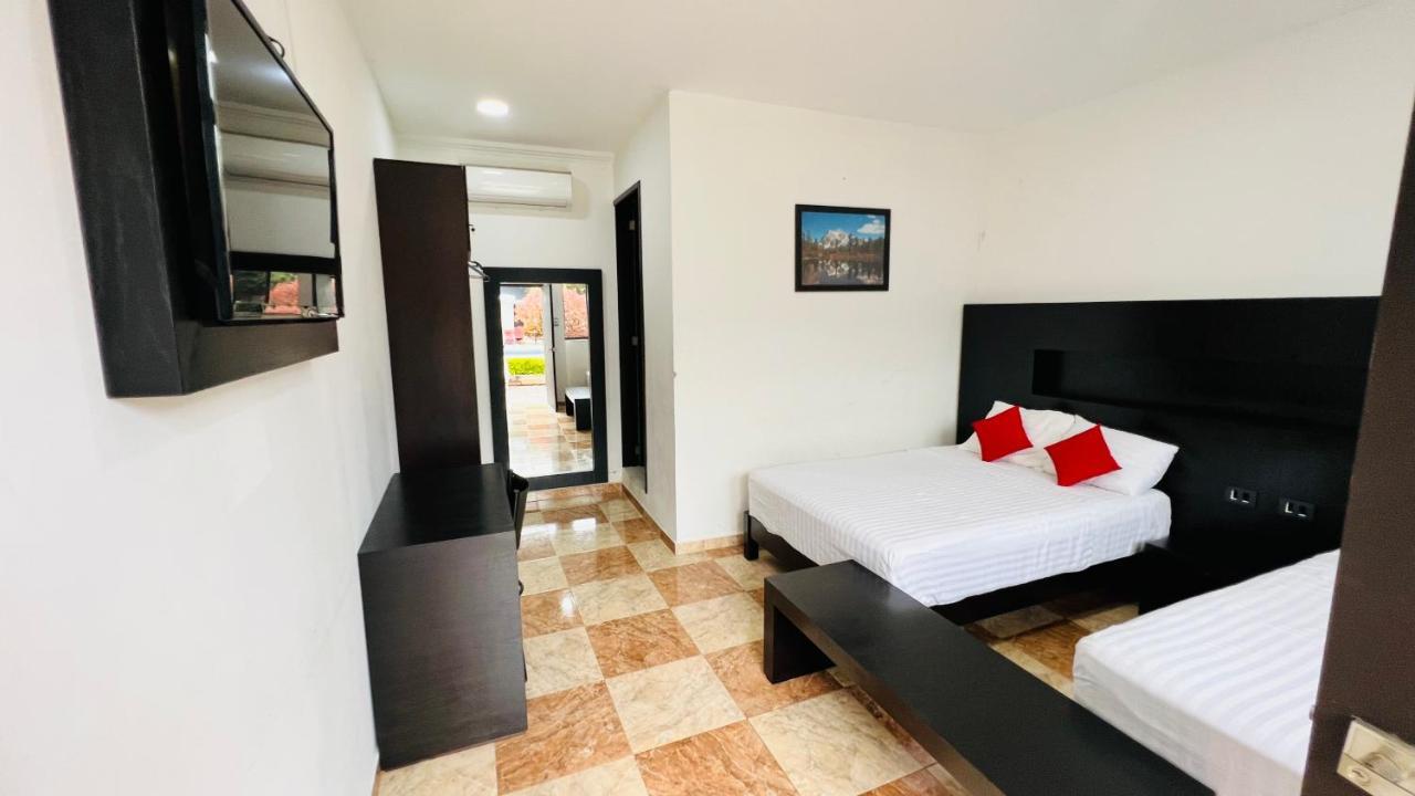Hotel Villa Pralaya Jiutepec Exteriör bild